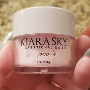 Kiara Sky Dip Powder in "The Simple Life"